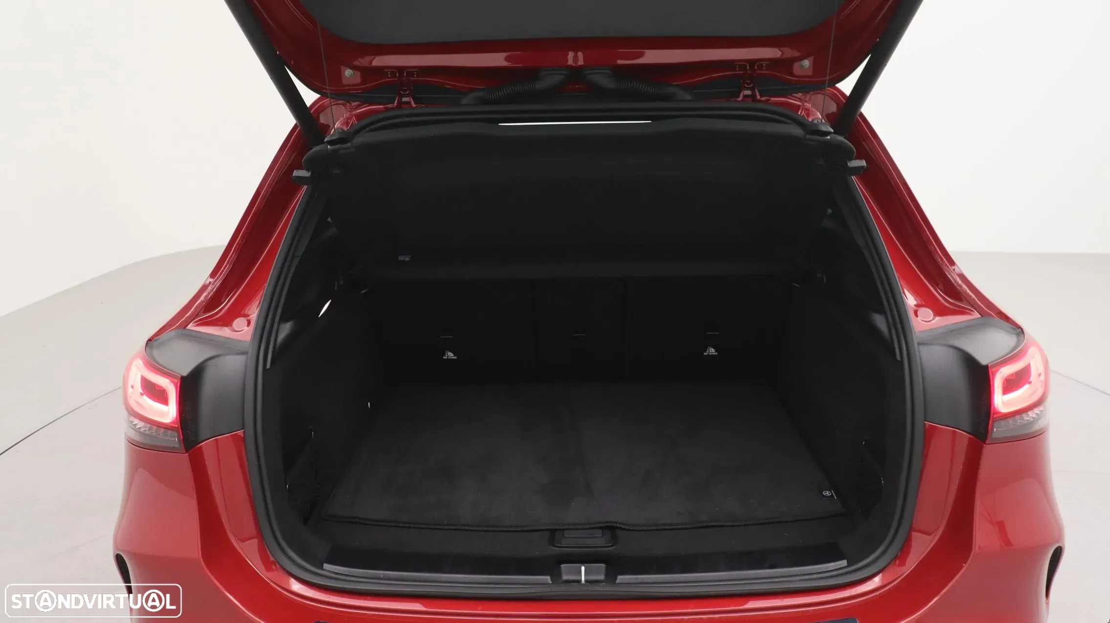 Mercedes-Benz GLA 180 d AMG Line - 28