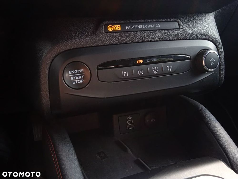 Ford Focus 1.0 EcoBoost mHEV ST-Line X - 30