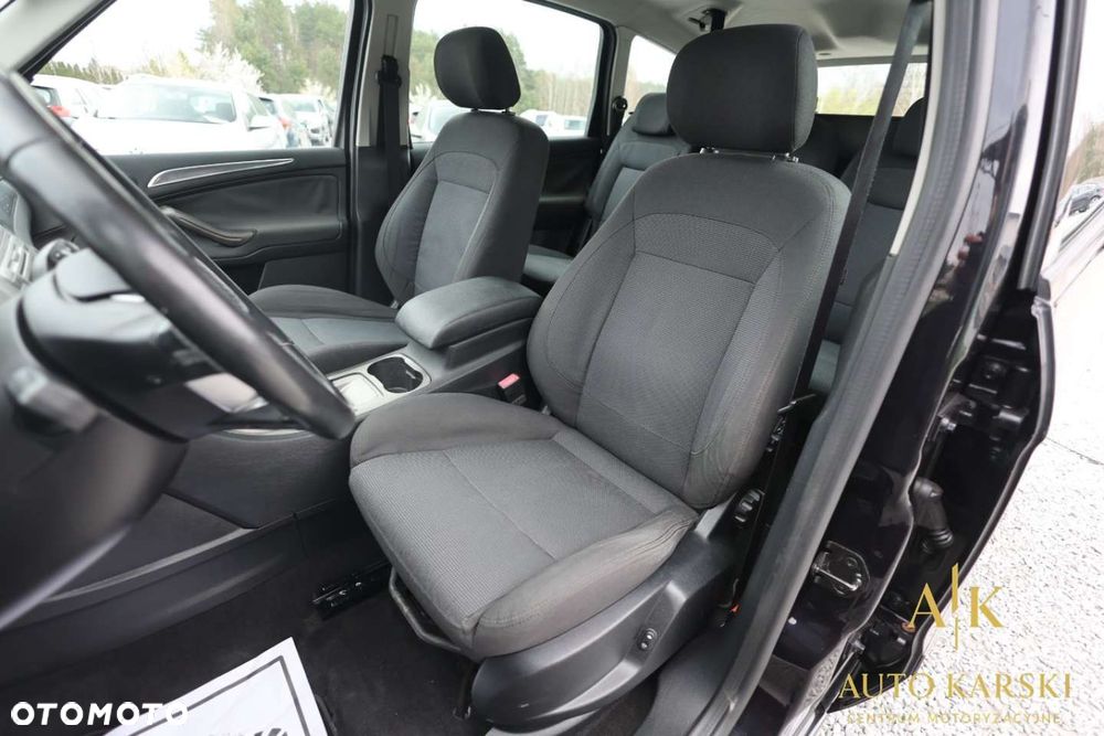 Ford S-Max - 36