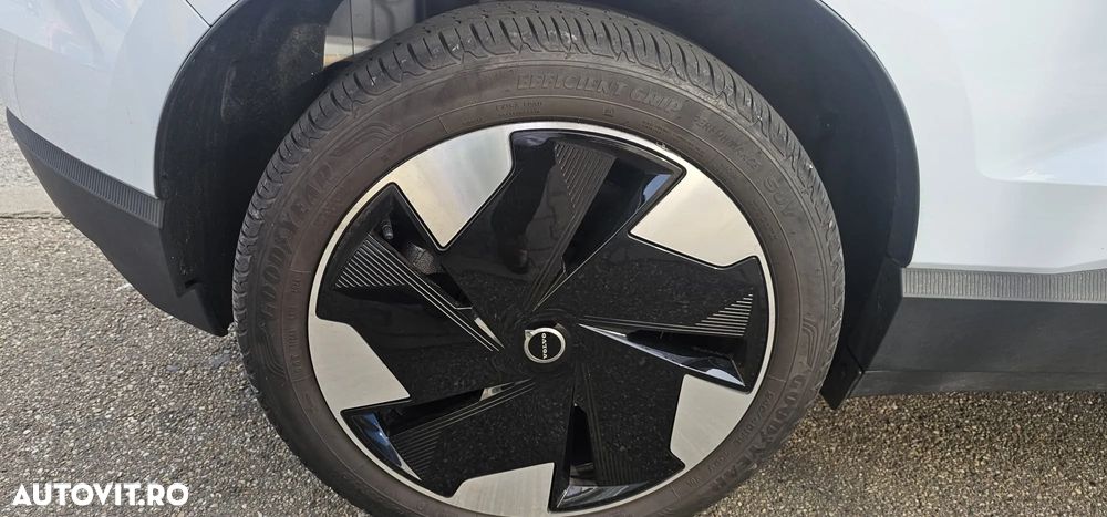 Volvo EX30 Single Motor Extended Range Core - 18