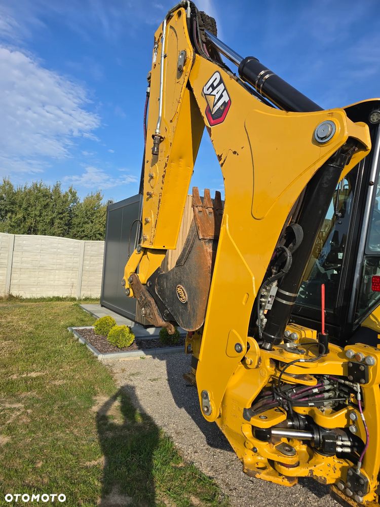 Caterpillar - 16