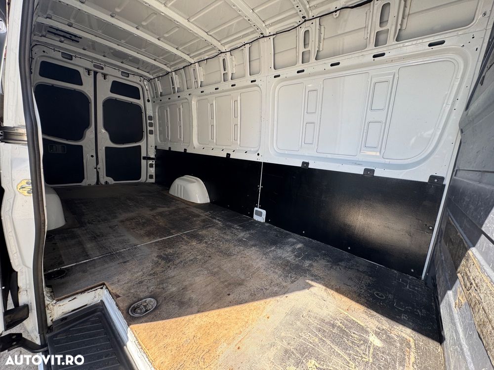 Mercedes-Benz Sprinter - 29