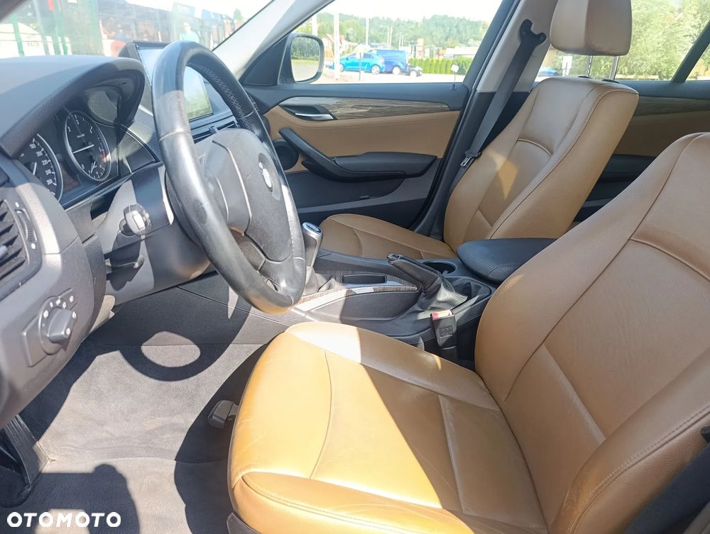BMW X1 sDrive18d xLine - 12