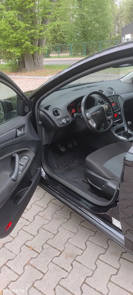 Ford Mondeo 2.0 TDCi Ambiente - 8