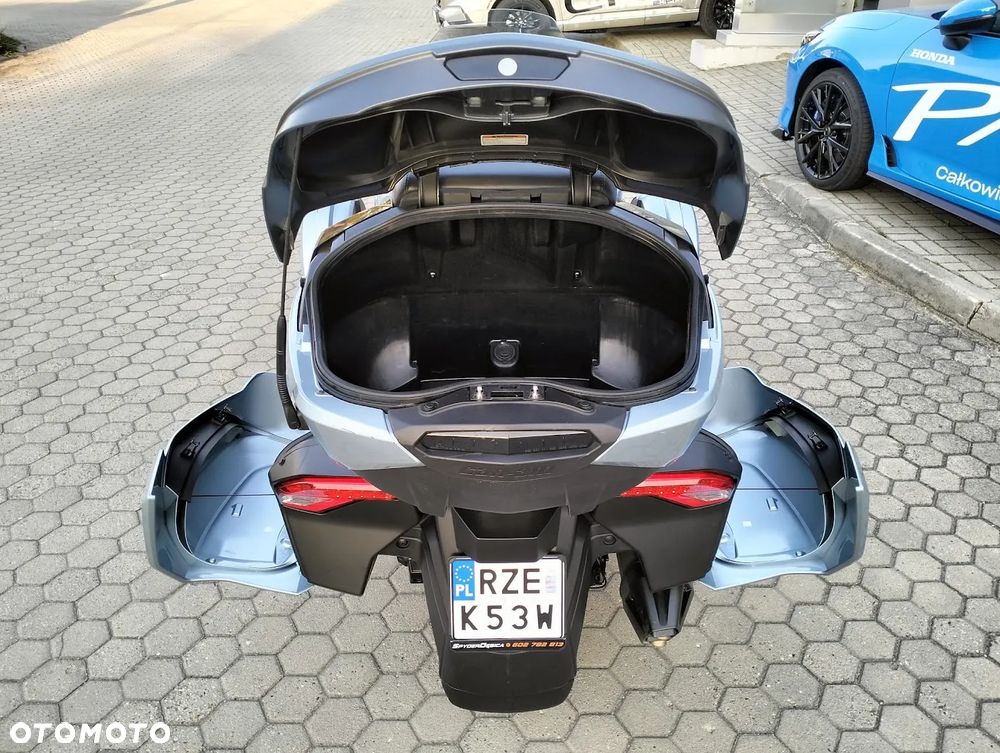 Can-Am Spyder - 17