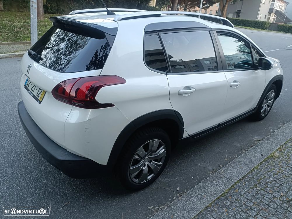 Peugeot 2008 1.2 PureTech Signature - 5