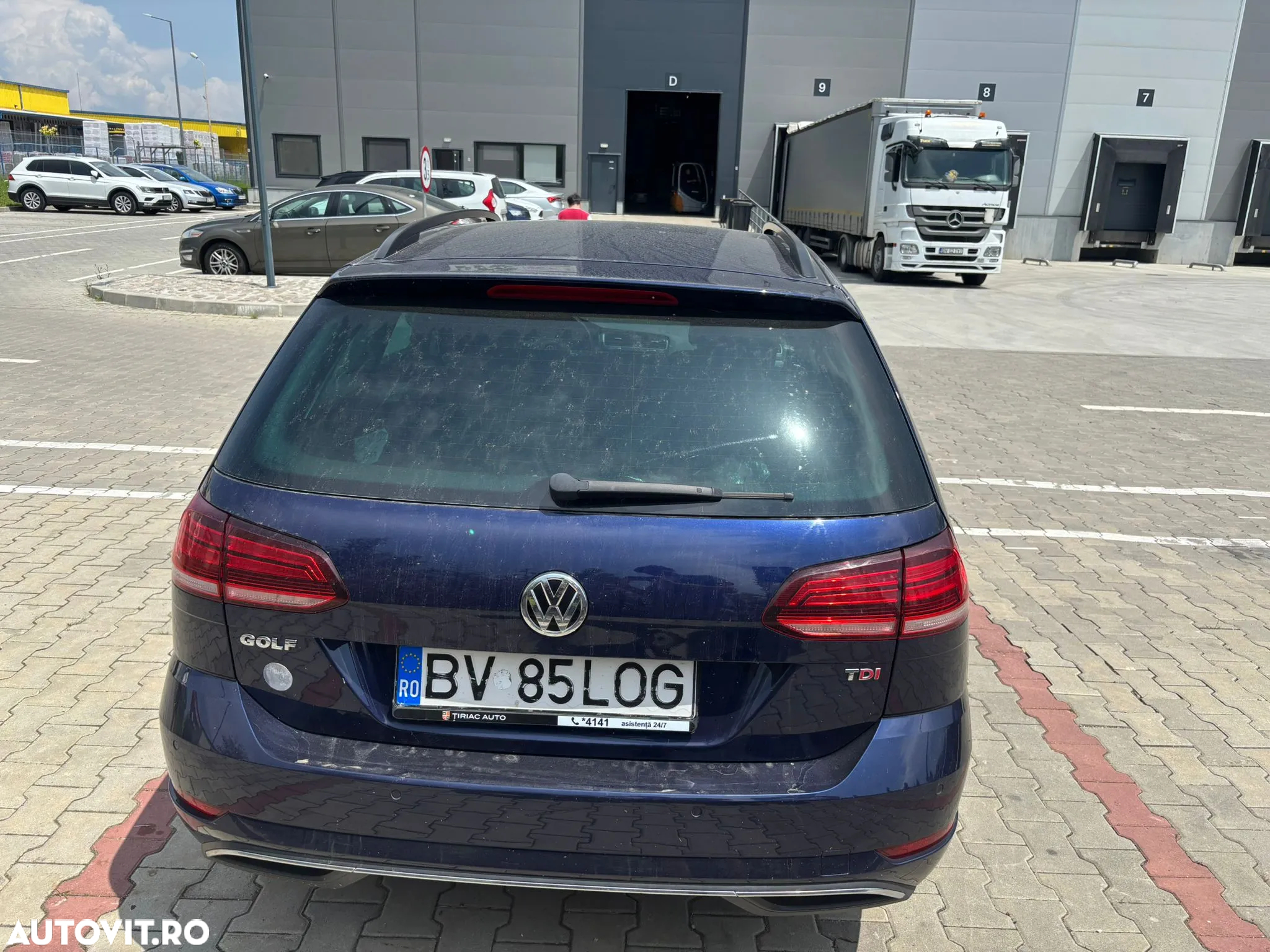 Volkswagen Golf - 2