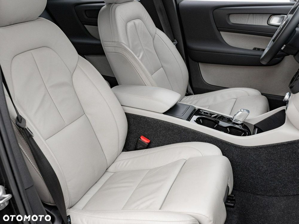 Volvo XC 40 B3 Plus Bright - 31