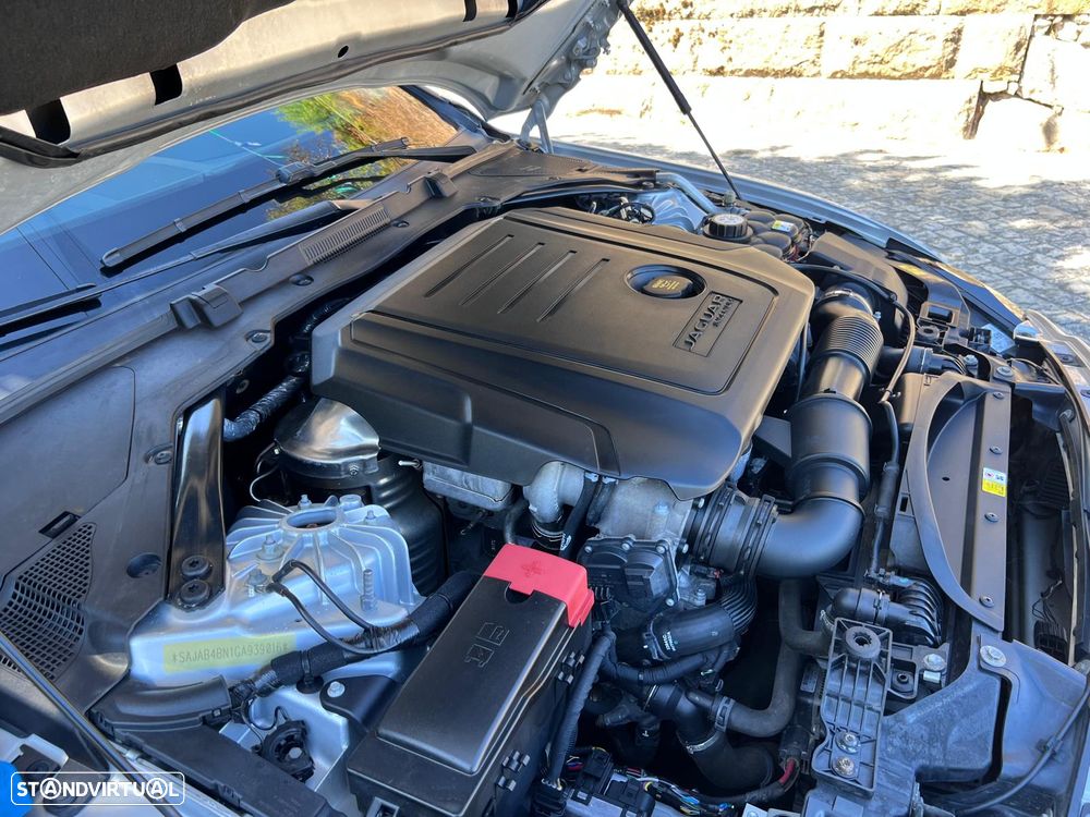 Jaguar XE 20d Aut. Portfolio - 24