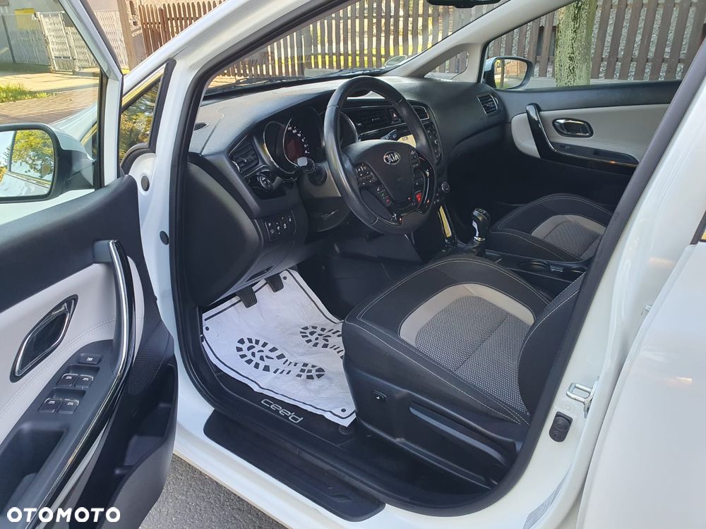 Kia Ceed 1.6 GDI XL - 12
