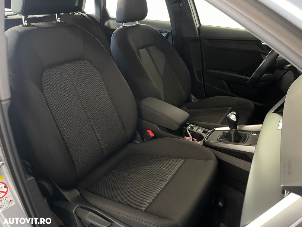 Audi A3 2.0 30 TDI Advanced - 10