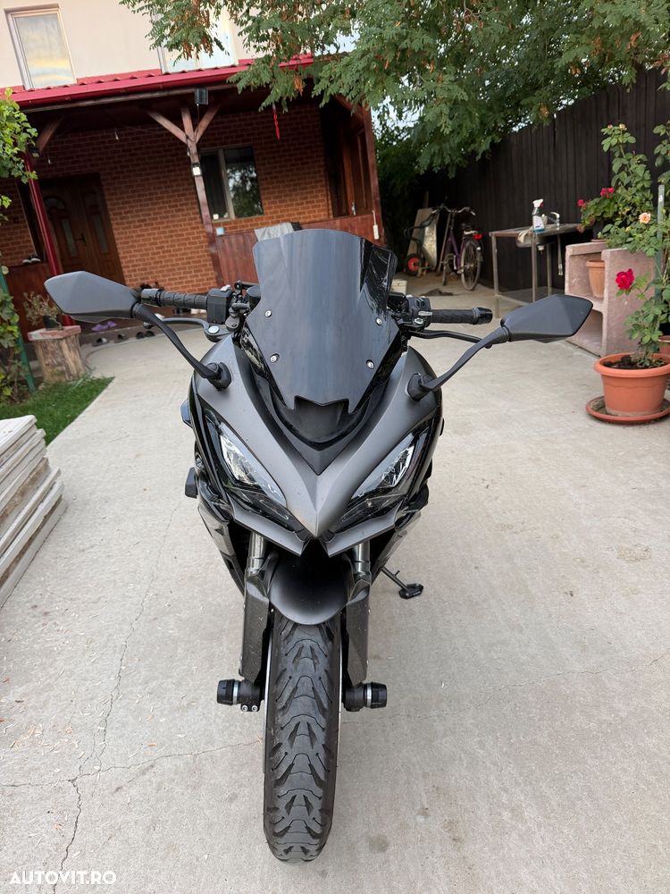 Kawasaki 1000SX - 4