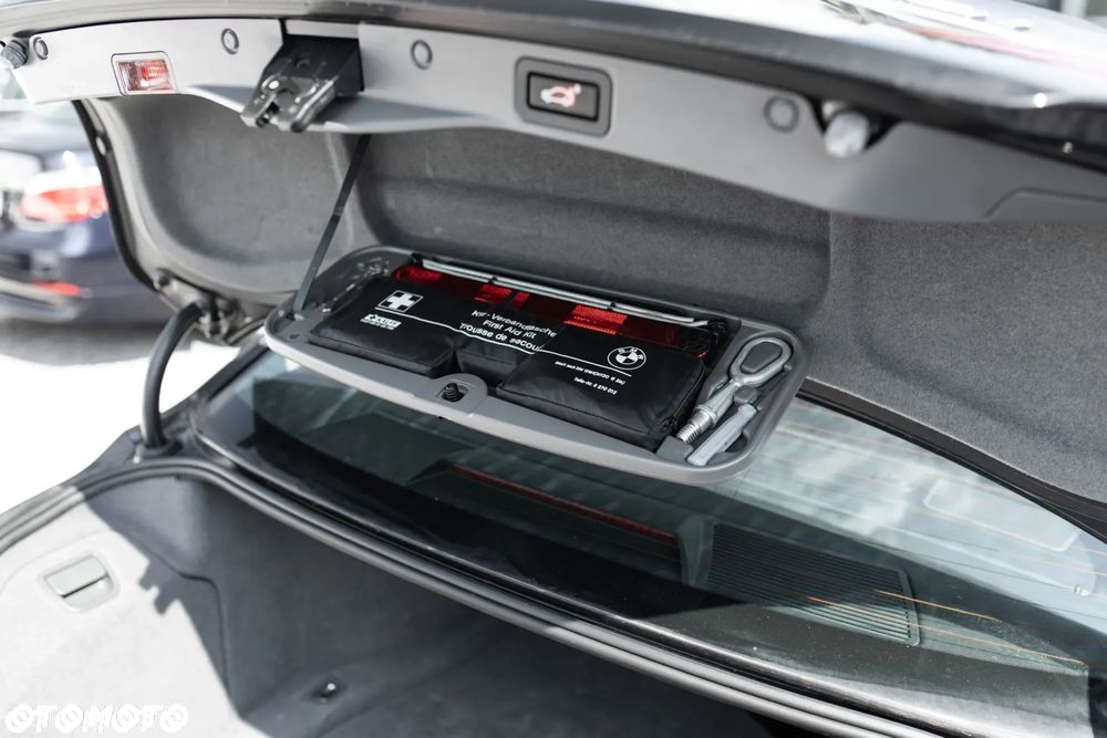 BMW Seria 7 750i - 27