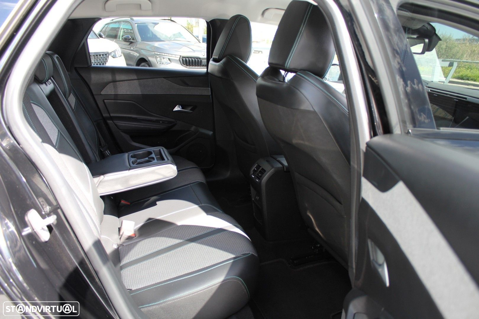 Peugeot 308 SW 1.2 PureTech Allure Pack EAT8 - 26