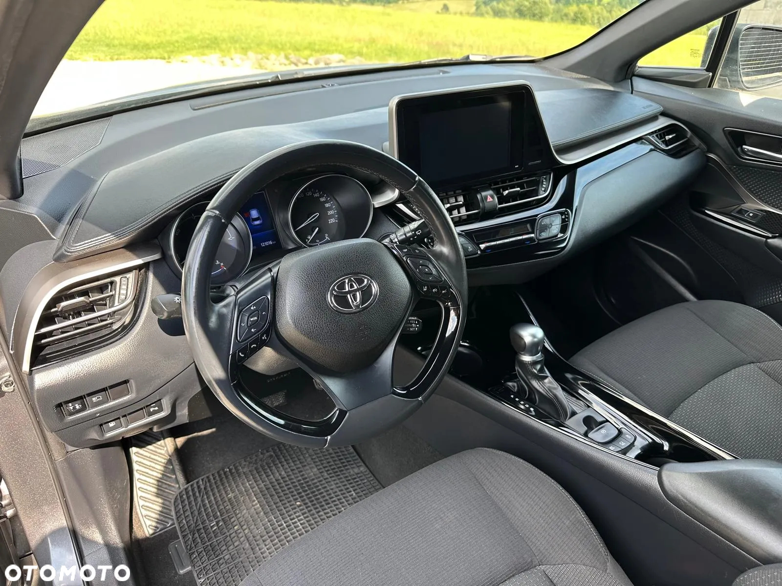 Toyota C-HR Hybrid Business-Edition - 12