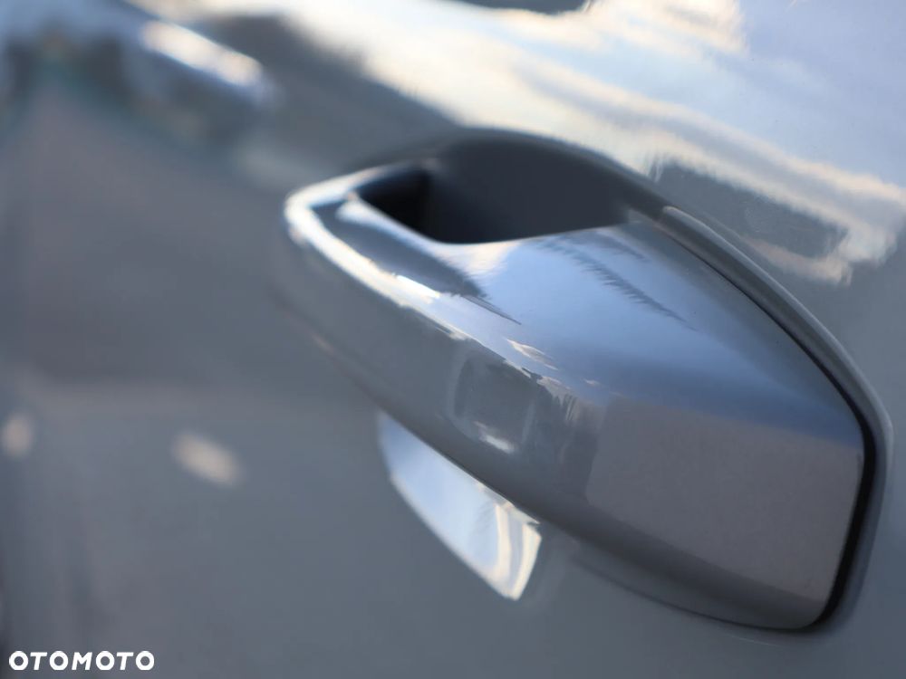 Volvo XC 40 B4 Plus Dark - 11