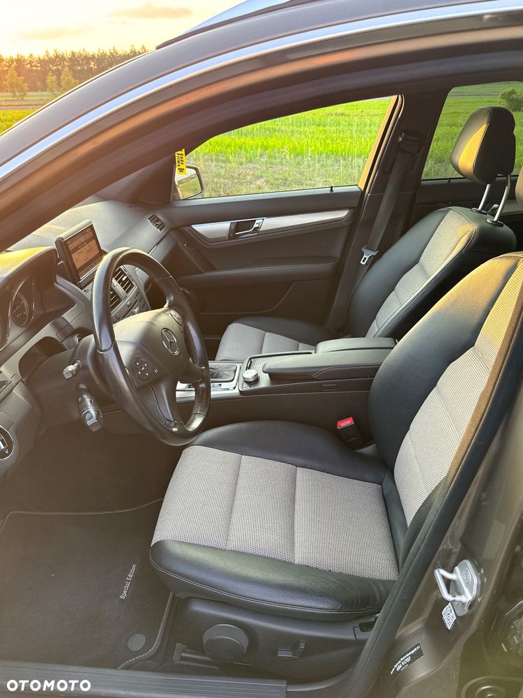Mercedes-Benz Klasa C 220 CDI DPF Automatik BlueEFFICIENCY - 11