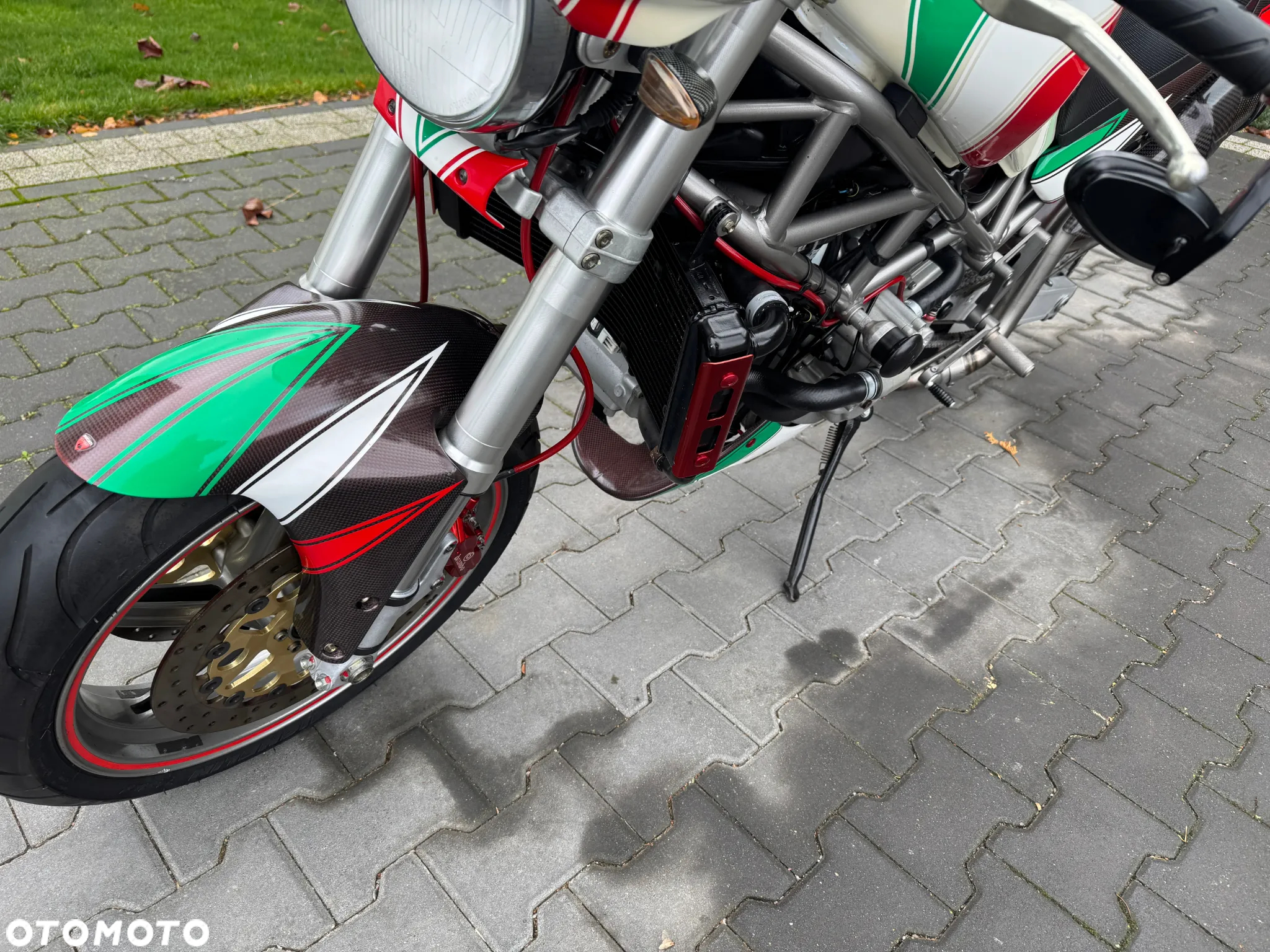 Ducati Monster - 10