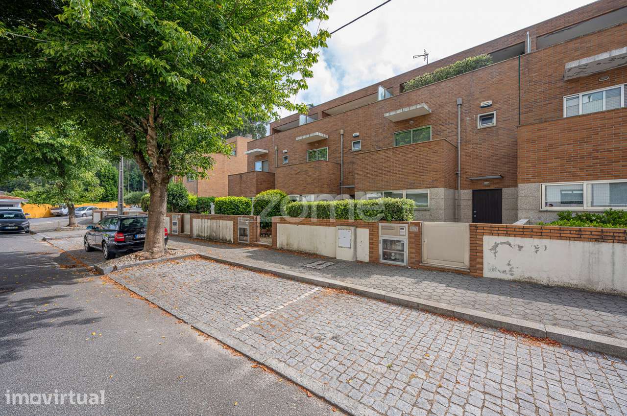 Moradia T3 de 4 pisos com garagem, terraços e logradouro, em Perosi... - Grande imagem: 2/60