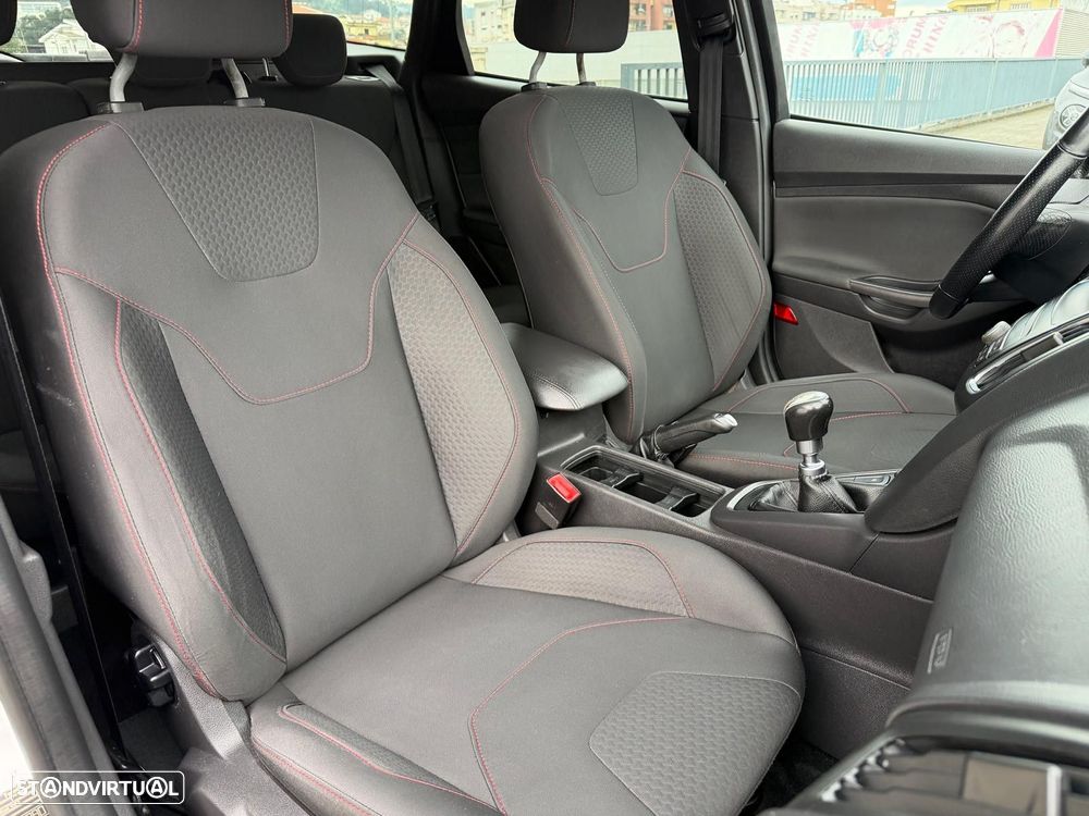 Ford Focus SW 1.0 EcoBoost MHEV ST-Line - 16