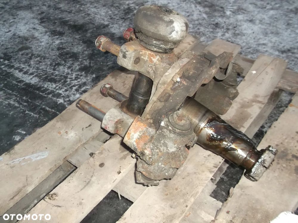 Zwrotnica piasta Iveco Magirus 6x4 4x2 8x4 - 2