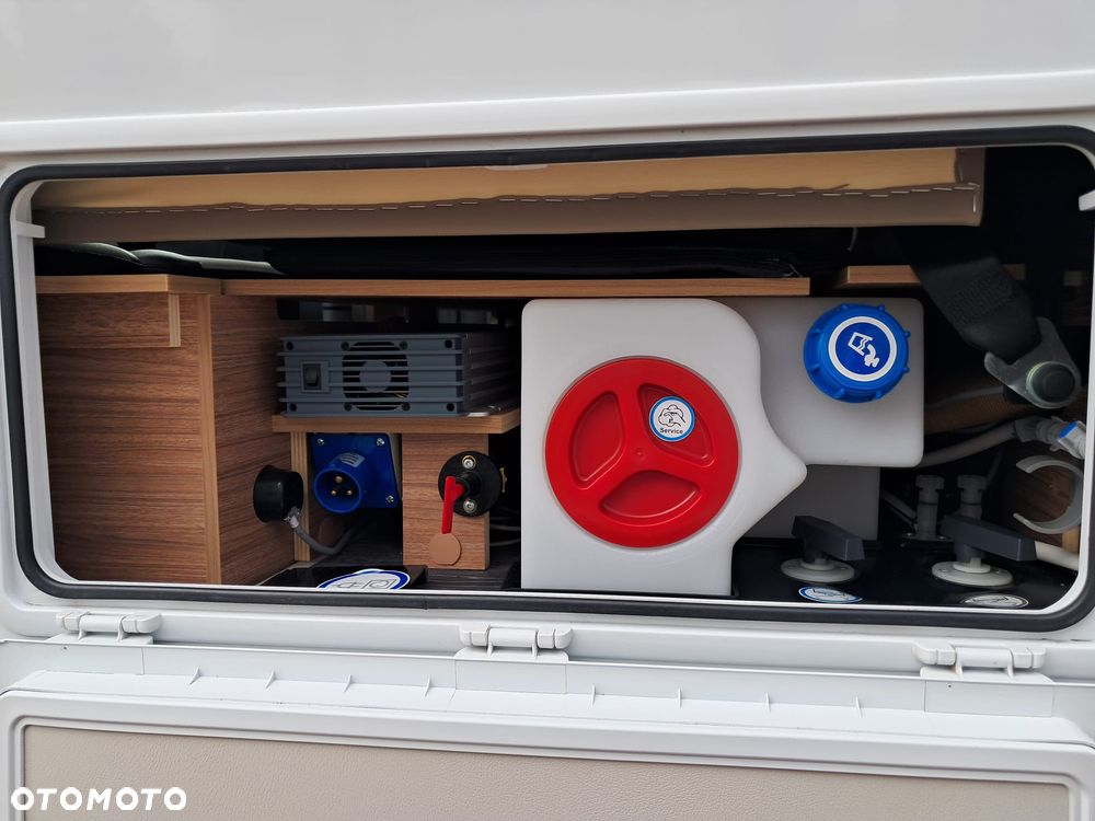 Weinsberg X-Cursion 500 MQ 2 osobne łóżka  4 osoby Wersja Zimowa  FV23% - 22