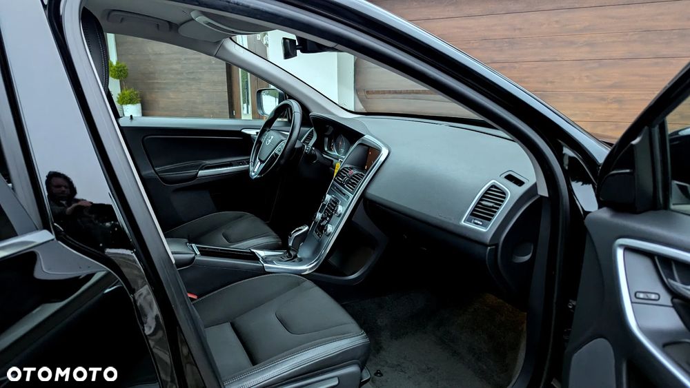 Volvo XC 60 D3 Geartronic Momentum - 11