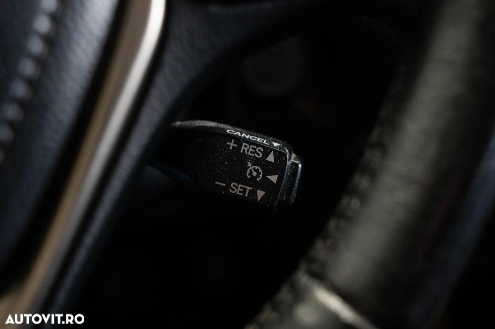 Toyota RAV4 2.2 D-4D 4x4 - 23