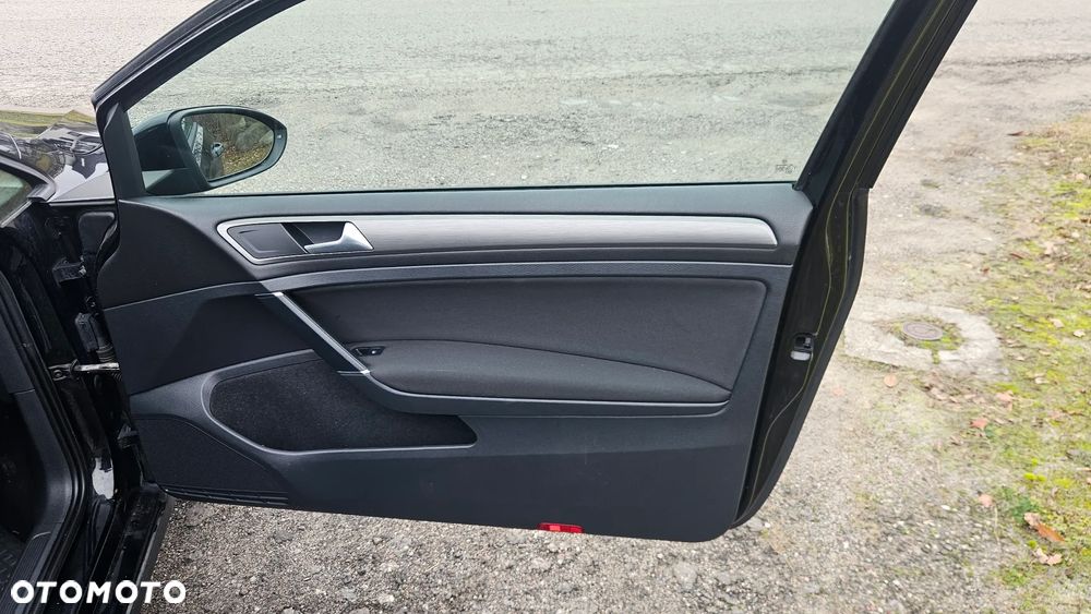 Volkswagen Golf 1.6 TDI DPF BlueMotion - 15