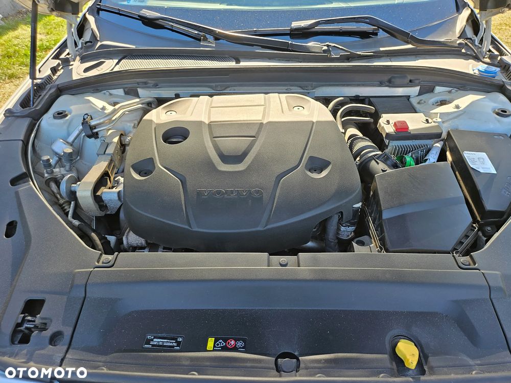 Volvo V90 D4 R-Design - 19