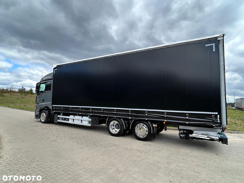 Mercedes-Benz Actros - 15