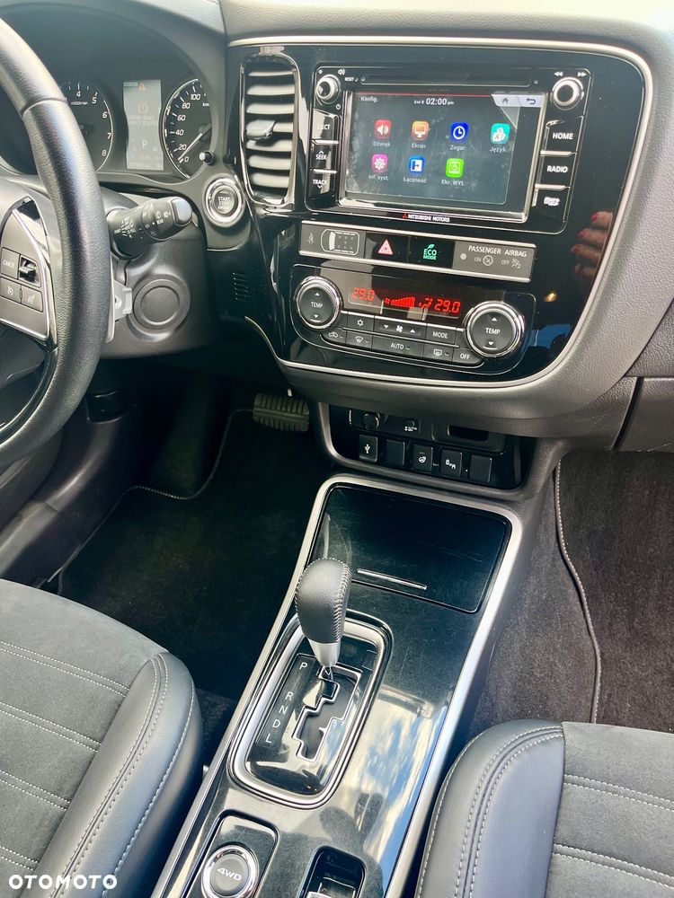Mitsubishi Outlander - 16