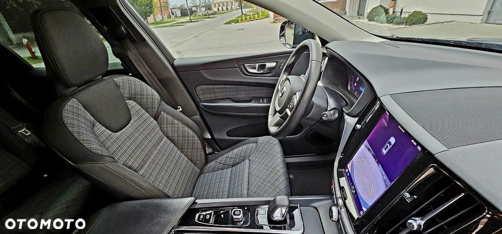 Volvo XC 60 B4 D Momentum Pro - 33