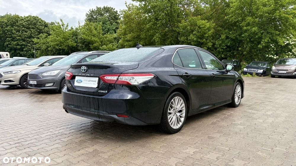 Toyota Camry - 3