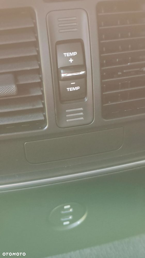 Porsche Macan T - 24