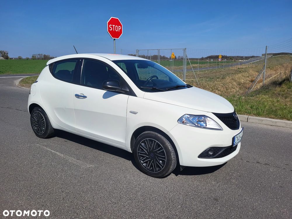Lancia Ypsilon 1.2 8V Platinum S&S EU6 - 4