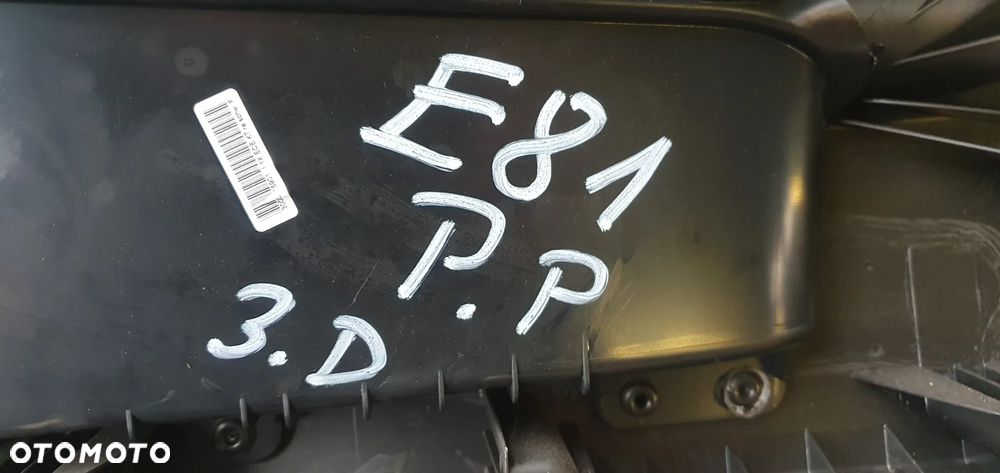 Boczek tapicerka prawy przód przednia prawa BMW I E81 - 7