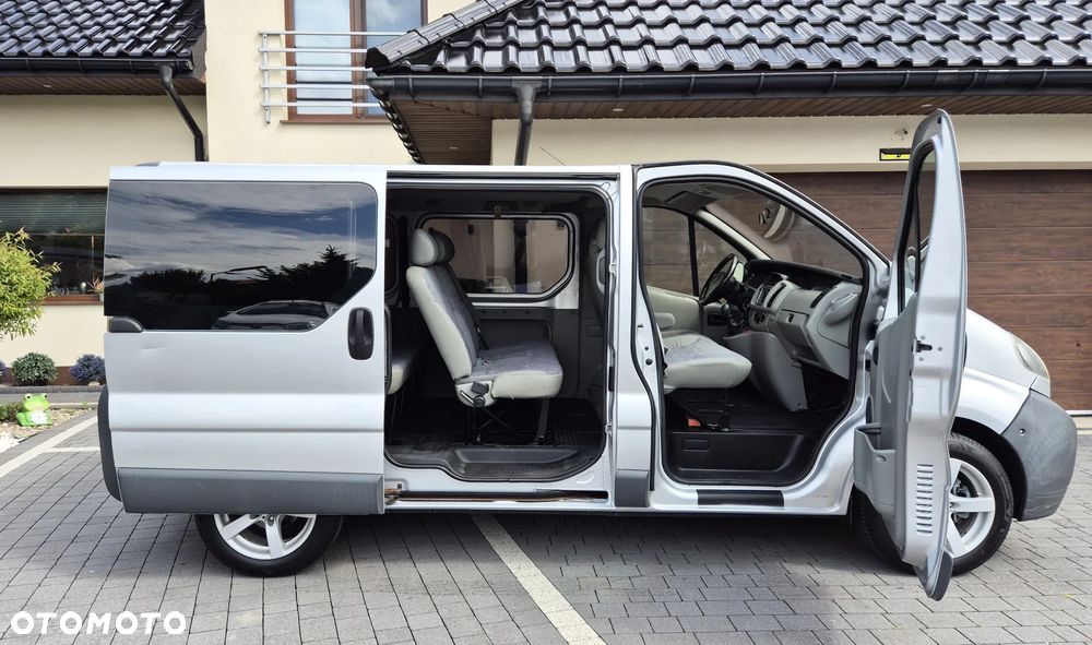 Opel Vivaro Tour - 18