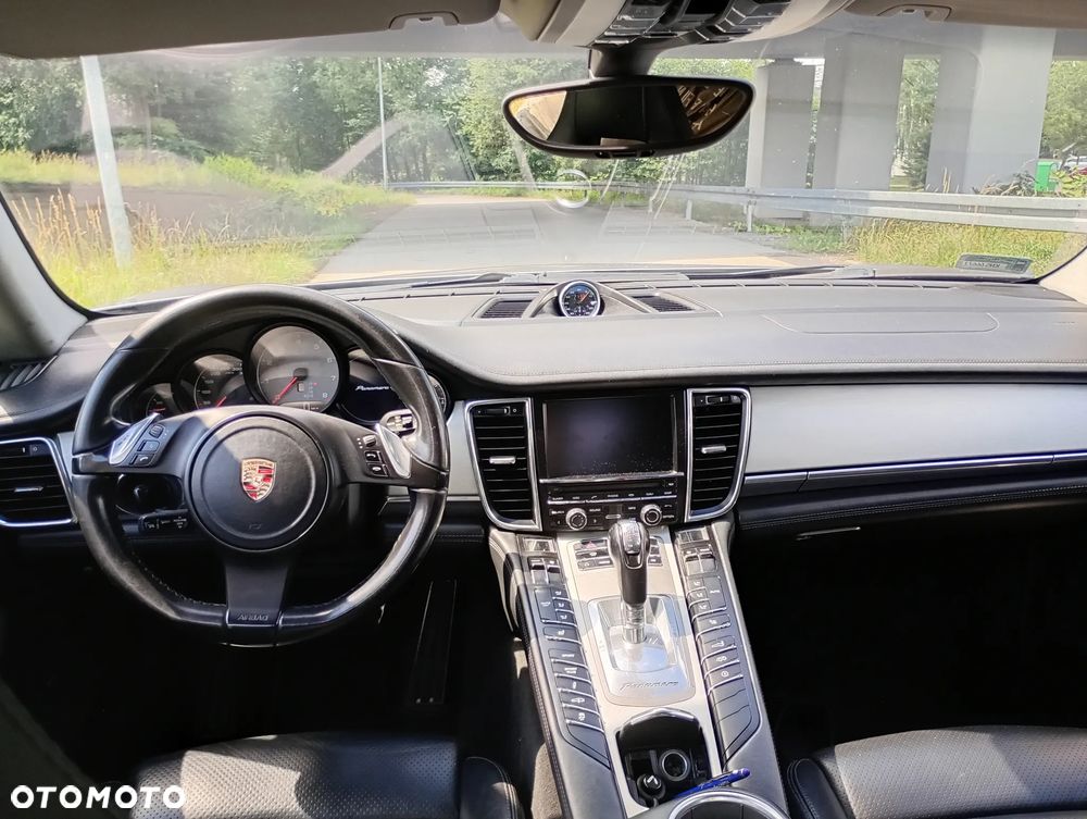 Porsche Panamera 4S - 6