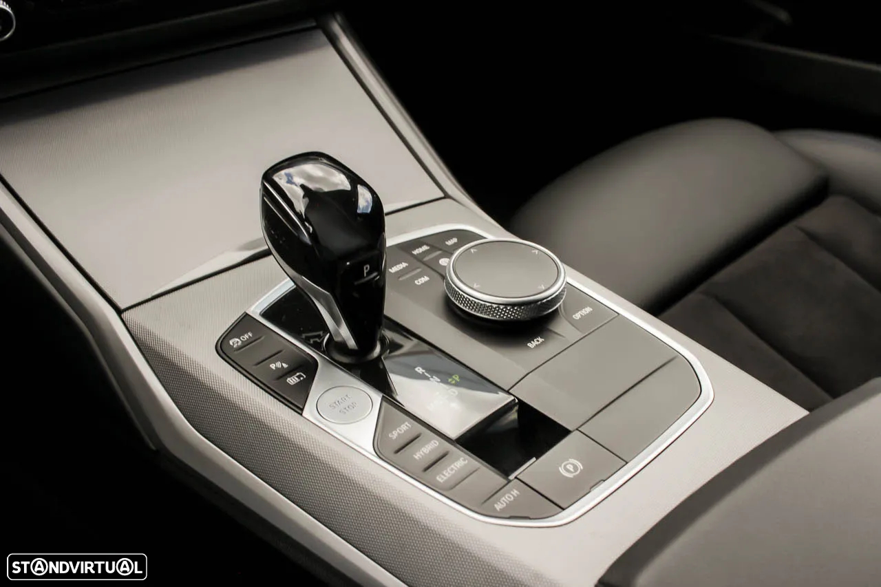 BMW 330 e Touring Pack M Auto - 18