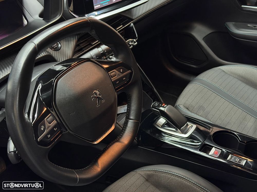 Peugeot e-208 Allure+ - 11