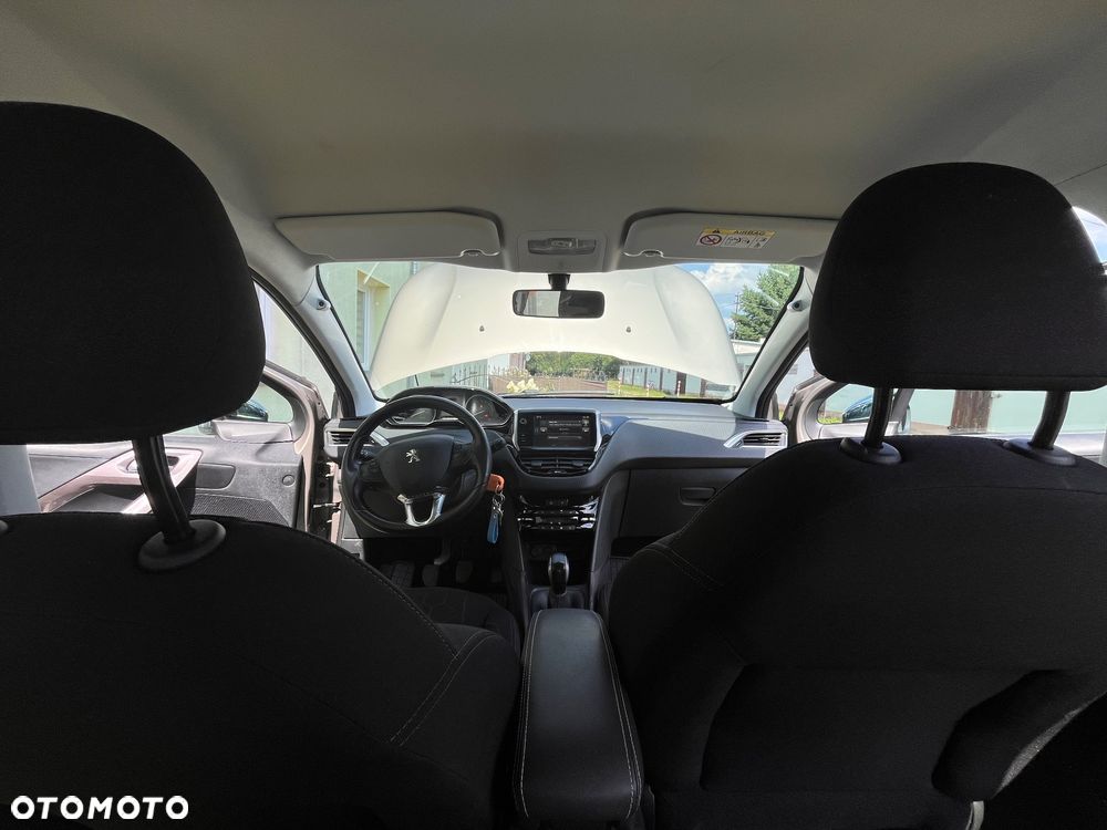 Peugeot 2008 1.2 Pure Tech Style S&S - 9