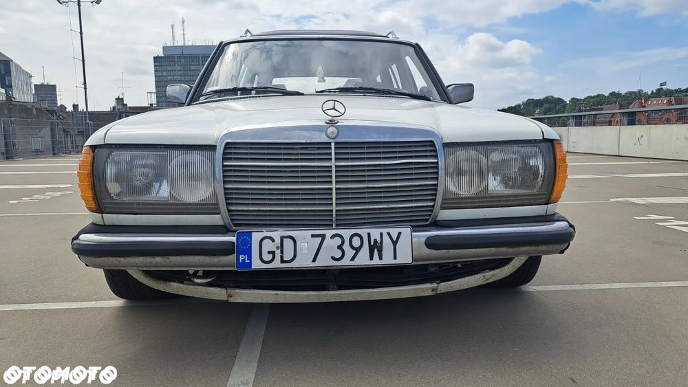 Mercedes-Benz W123 - 22