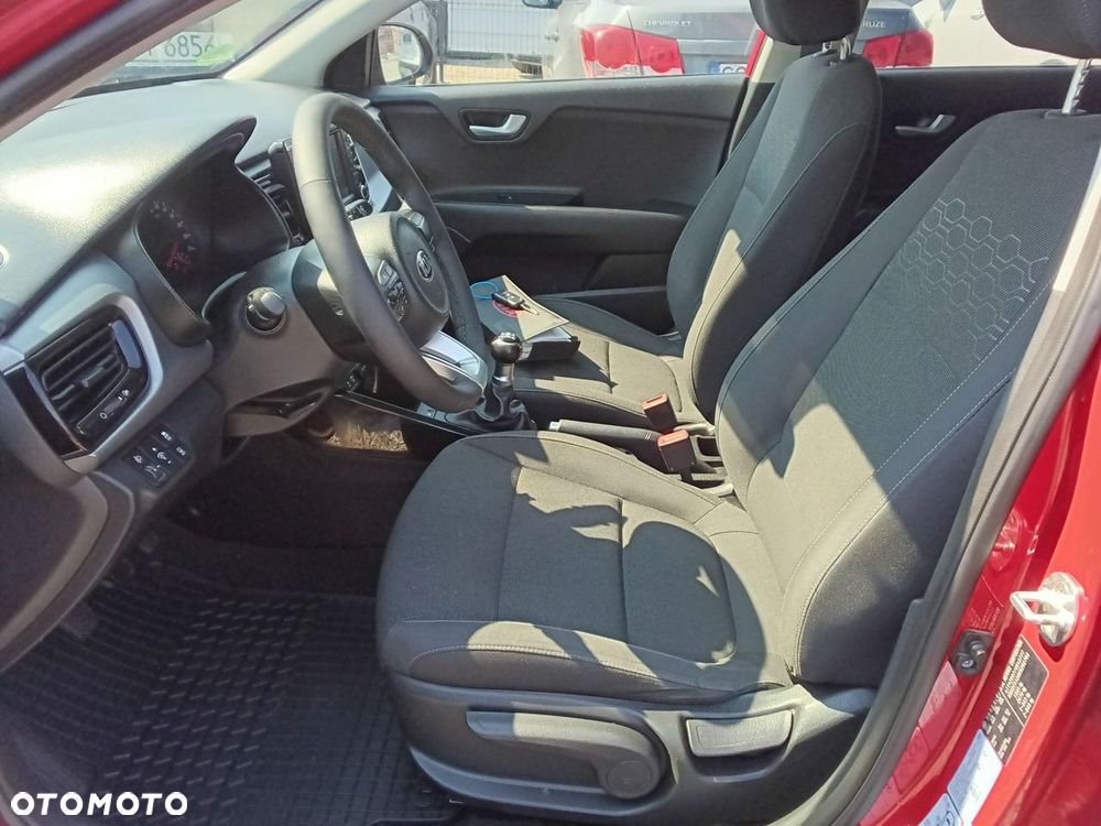 Kia Rio - 14