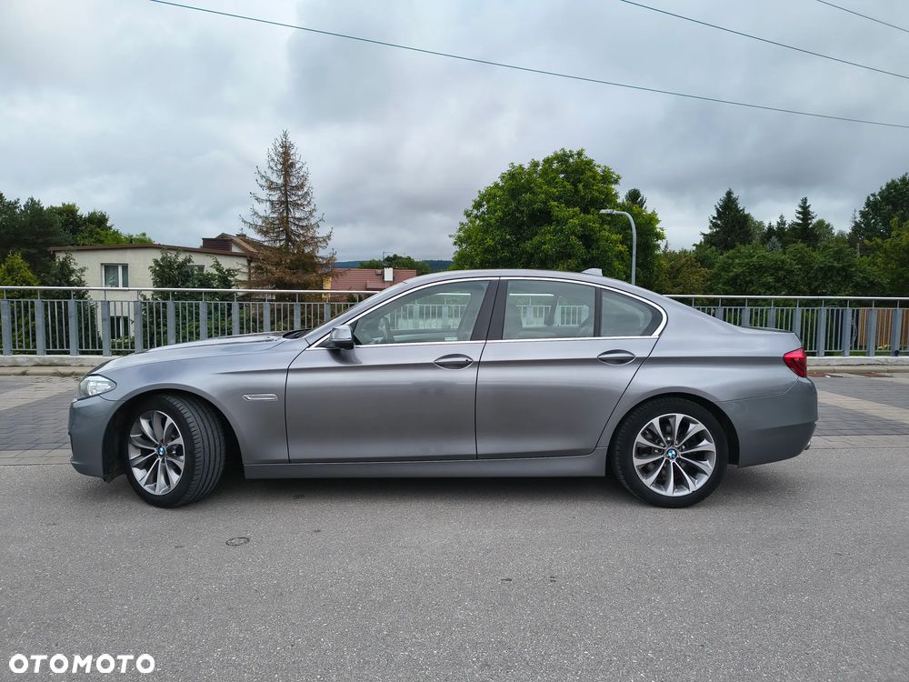 BMW Seria 5 520d xDrive - 2