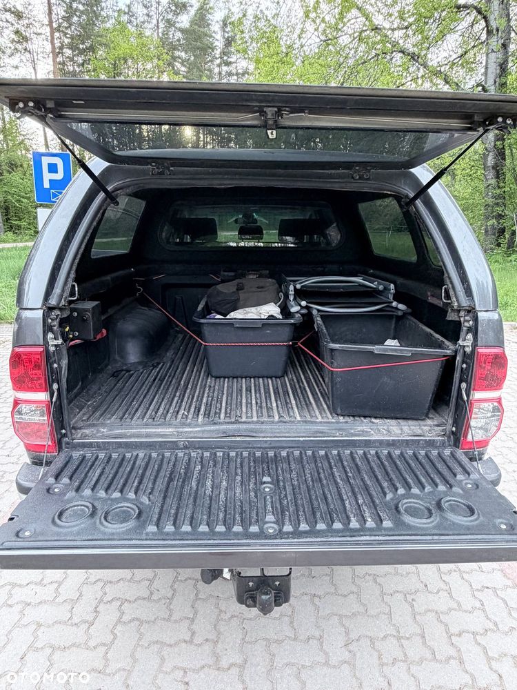 Toyota Hilux 2.5 D-4D SR - 7