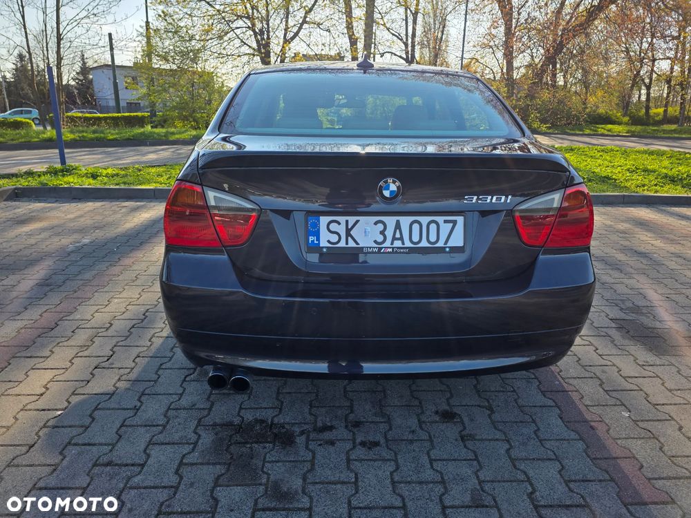 BMW Seria 3 330i - 8