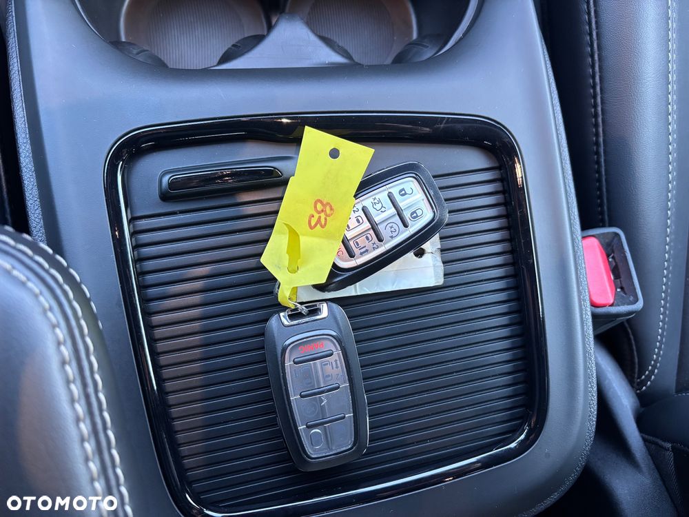 Chrysler Pacifica - 39