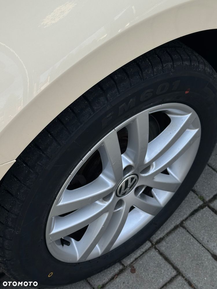 Volkswagen Touran - 25