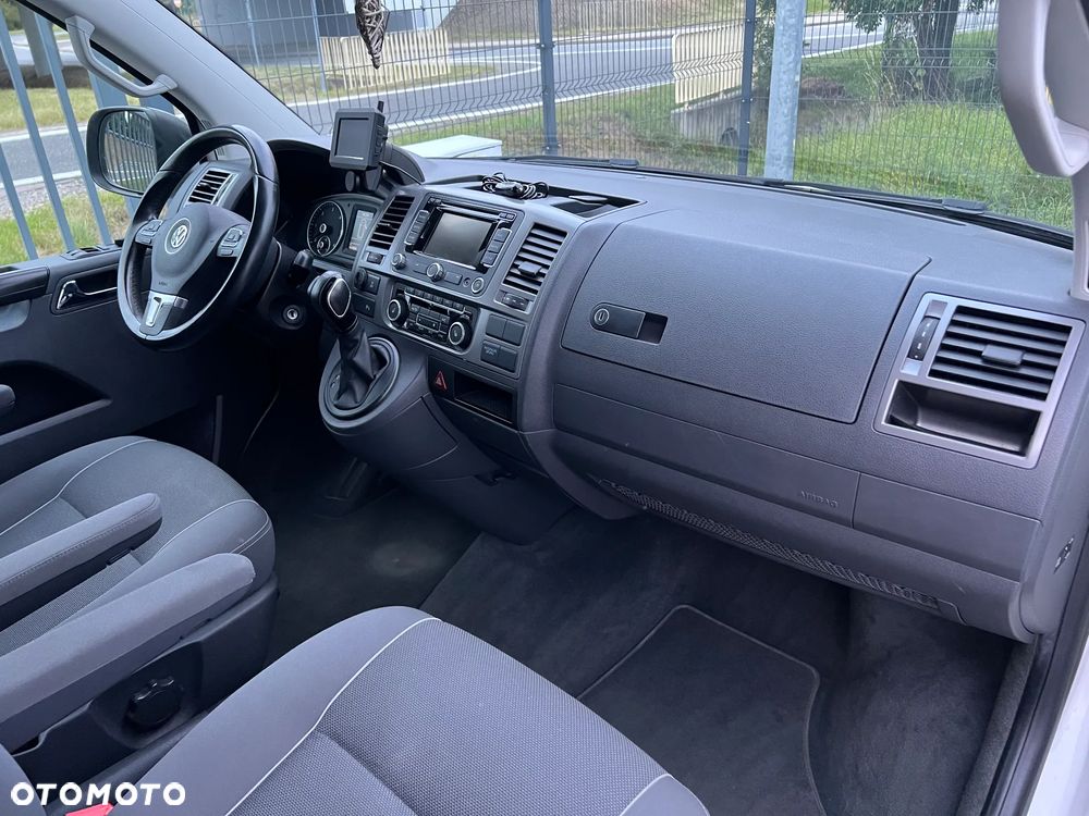 Volkswagen Multivan - 10
